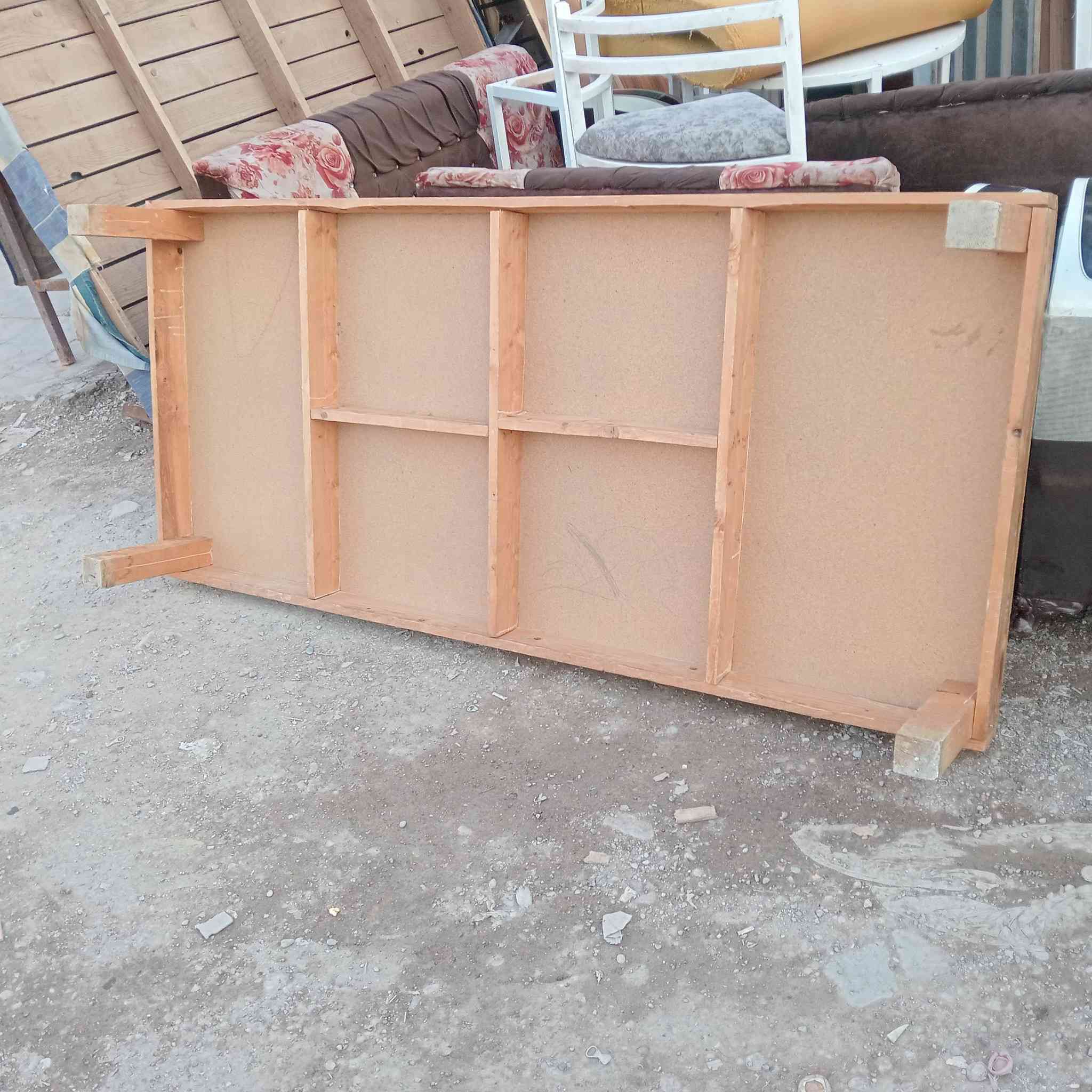 سلام عليكم اغراض للبيع مكان زعفرانيه ***********
