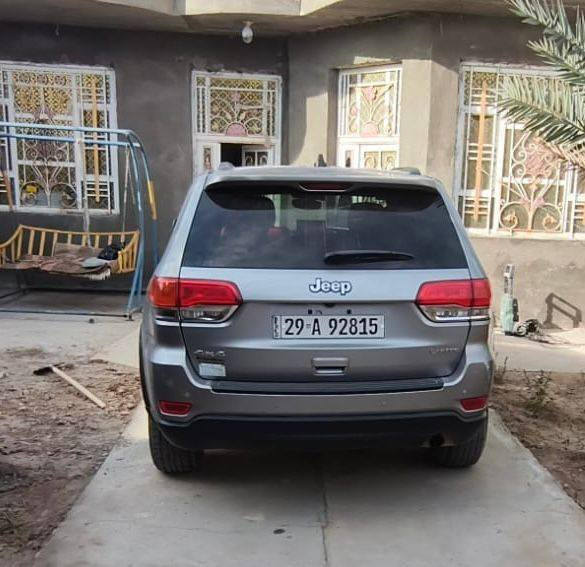 𝐉𝐄𝐄𝐏 LAREDO-
جيب لاريدو موديل 2017
وارد امريكي
اللون : رصاصي
حجم المحرك : 3.6L V6 
( 6,سلندر )

‏‎المواصفات 
: 
بصمتين
ابواب بصمة 
‏‎بصمة تشغيل 
تشغيل عن بعد(𝐑𝐄𝐌𝐎𝐓𝐄 𝐒𝐓𝐀𝐑𝐓)
كيج الكتروني‏‎
كاميرة
نظام : 𝐄𝐂𝐎 و SPORT 
كشنات جلد
‏‎كشن كهربائي 
صندوق شفط 

تحكم اسيرين
شفتات استيرن‏‎
‏‎تبريد لمس
‏‎تبريد مركزي 
‏رقم الشاصي موجود بالصور 
للاستفسار
 ***********
مكان السياره 
ذي قار / الرفاعي.
مكلف بالنشر؟
