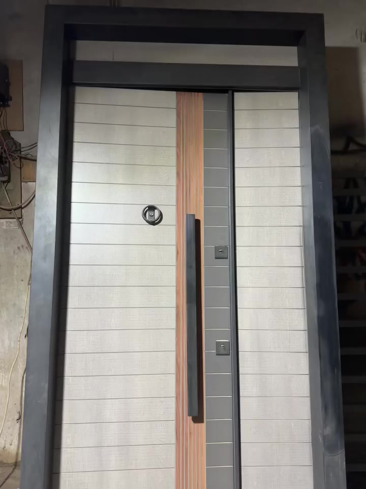 للبيع غير مستعمل العدد 3 قياس 140 في 270 ابواب قاصه تركي هاتف ***********
