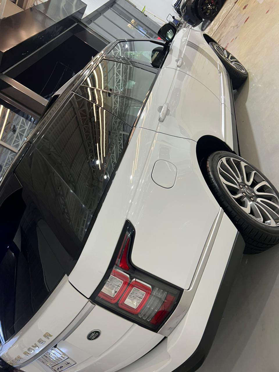 سلام عليكم رانج اوتو ٢٠١٦ خليجية وكالة سردار
Range rover Vogue (Autobiography) 
موديل : 2016
مكفولة كفالة عامة عدا بارد كد اصبعين مسحوب بلجهاز
ماشية : 100 الف كم
‎مواصفات السيارة خليجية شركة سردار
‎السيارة فول مواصفات 
سقف بنوراما
داخل احمر بلادية
٤ شاشات
كشنات مساج
كشنات تبريد و تدفئة
كشنات ميموري
ثلاجة 
كامرة ٣٦٠
‎رادارات 
حساسات
جنطة جلاق
لايتات ٤ عداسات اوتو
بيبان شفط 
دوسات كهرباء
انضمات قيادة بيها
جكات تصعد و تنزل
و بعد هواية مواصفات متنذكر

گير و محرك و حدادية كلها بشرط برغي ممفتوح بيهن
 السعر  315 وبيه مجال بسيط

*********** بغداد, العراق
