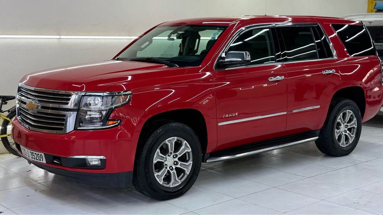 تاهو 2020 جديدة جديدة ماشيه ٣١  الف حقيقي   

ســعــر ✅  ٣٦٨ قابل للتفاوض 

مواصفات السيارة 
داخل جلد
كراسي امامية كهرباء 
كراسي هزار عند اقتراب السيارة من اي شي 
كراسي امامية  خزن ميموري 
كراسي امامية تدفئة و تبريد 
تحكم بالتبريد خلفي
كروس سرعة
فول تحكم استيرن
شاشة عرض الاعطال
كير اوتو و عادي
حساس خلفي
مانع انزلاق
منضومة زنون عالي ناصي 
فور ويل
دبل باتري من امريكا 
شاشة امامية كبيرة  
كامرة خلفية 
تشغيل عن بعد
قاصة سرية
تايرات   مشلن وويل ٢٠٢٥
صدر كير محرك  كفالة
ضرر السيارة تبديل جنطة فقط بدون ايرباك 

للتواصل  
***********
مكان السيارة ديوانية ديوانية, القادسية
