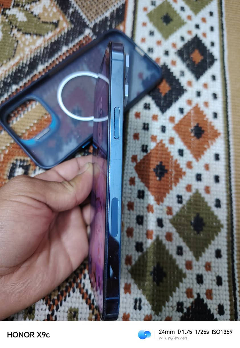 السلام عليكم ايفون ١٣ برو ماكس الواي فاي ميشتغل بس السيم كارت شغال البيانات مبدل بطاريه اصليه وشاشه اخت الاصليه والصوت الاتصال مايك ب ٣٥٠ قفل قفل
***********
