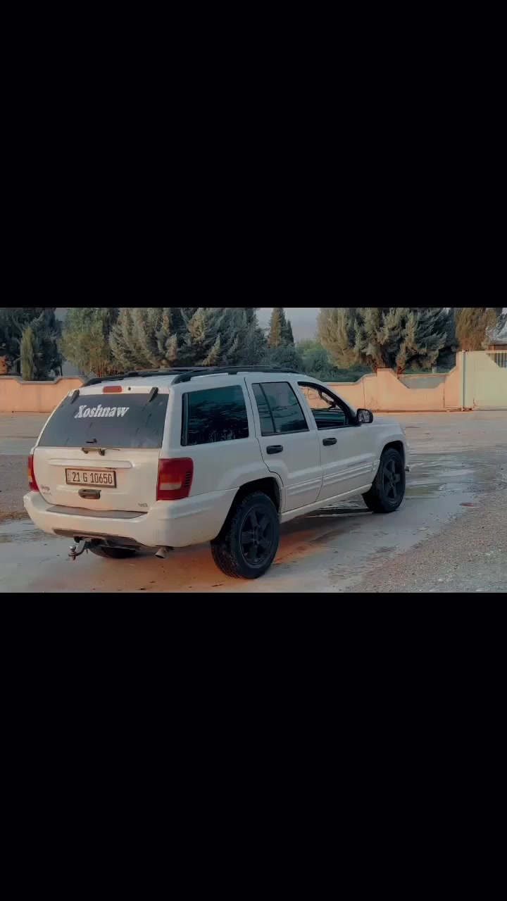 گراند جیرۆکی  مۆدێل 2004     8پەستۆن.دەبل ئەکسل     گێرو مەکینەو ئەکسل بەشەرت.   سێ چوار پارەچە بۆیاخی هایە   ئەگینا هەمو گیان بەشەرت.   بەناوی خۆمانە. مالی دۆستە.   ژمارە  موبایل.  (***********).   (***********)  نرخ (٨٠ ) مەجال
