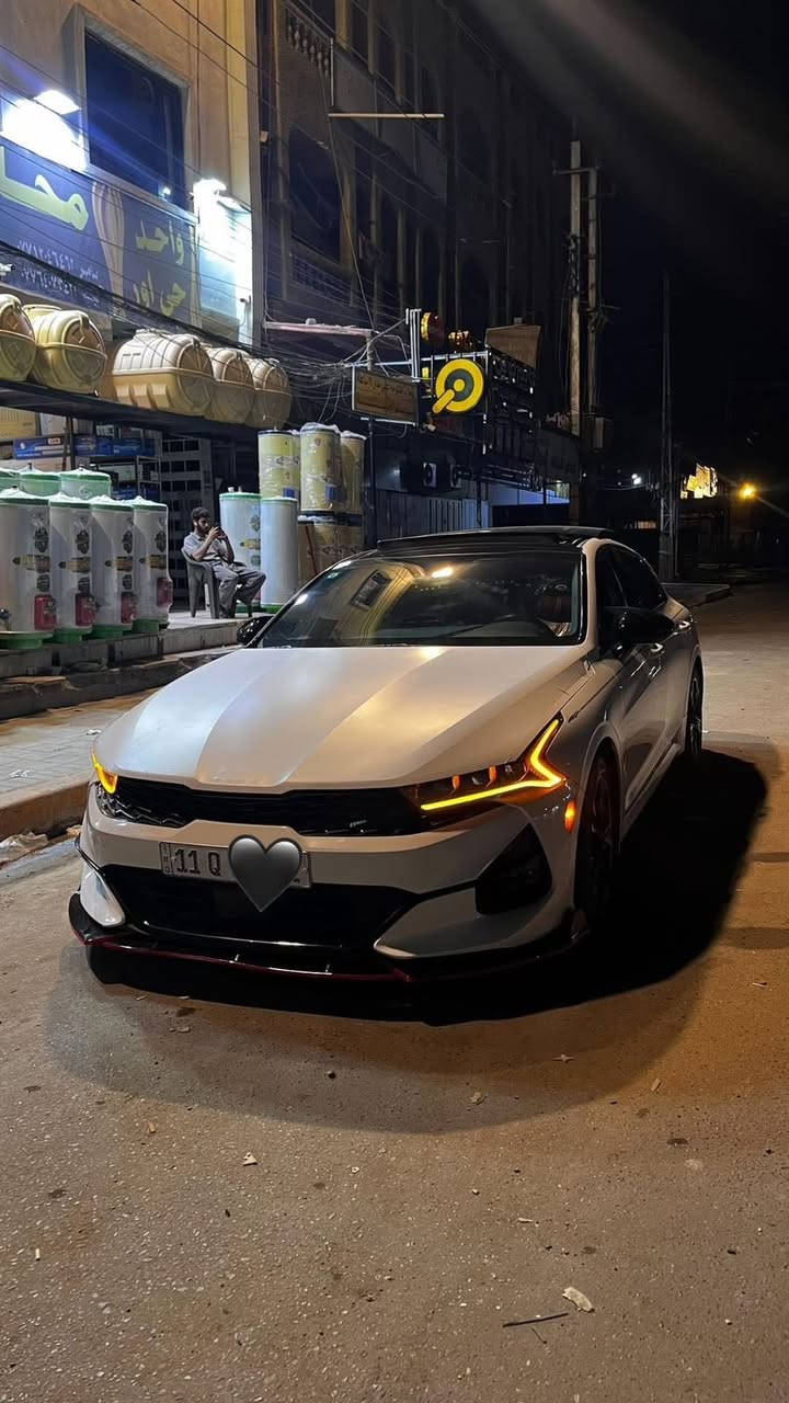 السلام عليكم
للبيع K5 موديل 2023 وارد امريكي 
سنوية مجددة باسمي شخصياً 
فول مواصفات واضحة ضمن الصور 
حادثها خلفي بدون ايرباك 
مكاني بغداد البنوك سعرها 190 ورقة
للاتصال بالرقم فقط : ***********
