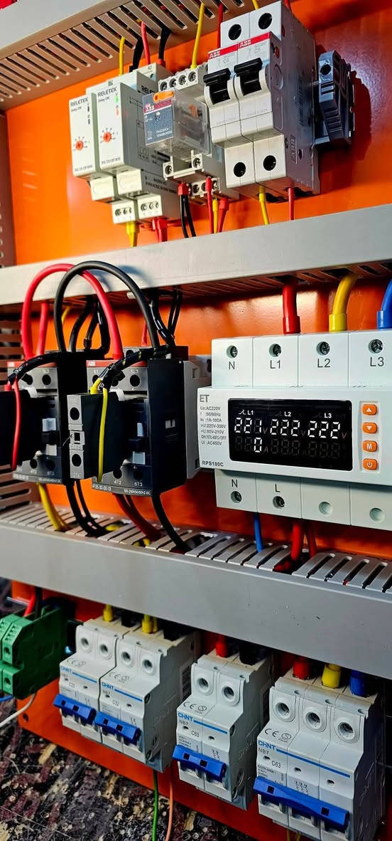 أرقى المنتجات من تقنية الهندسة
جوزة حماية دبل رلي 63A
100A سلكتر
جهاز حماية 3 فيز 100 امبير
ضمان ما تلكي فقط يم تقنية الهندسة
2 سنة استبدال
وين تلكه هيج ضمان؟
ويطلع شخص يكلك يغشون المنتج مالتي 😂😂
واتساب ***********
جملة ومفرد
