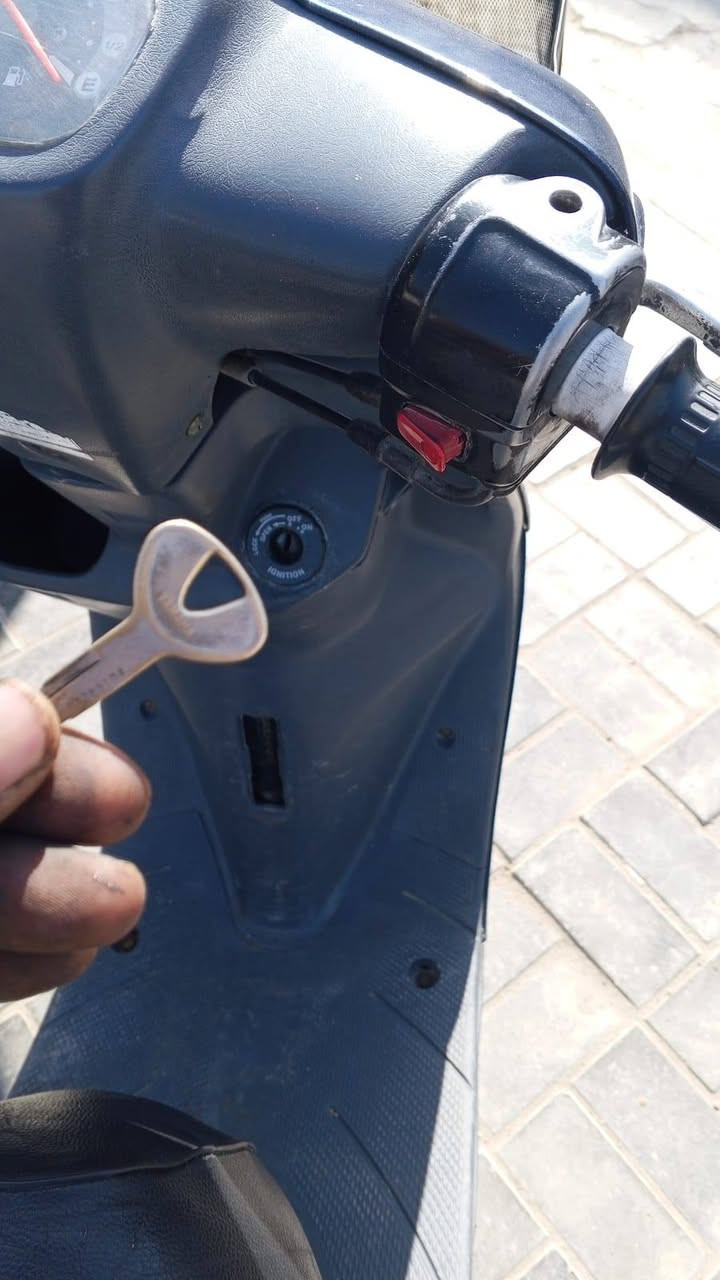 منغولي ام سله للبيع كل يشتغل مابيه نقص السعر 350بيه مجال ***********
