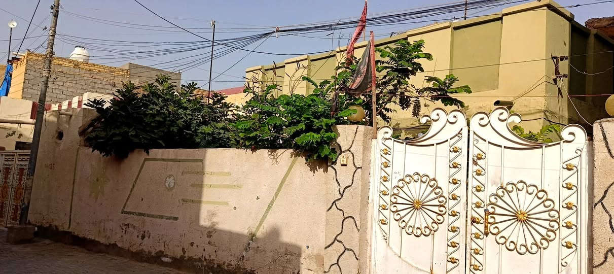 بيت ابحي الوحده قرب مدرست النوسيبه مساحته 180 واجهيته 12 للبيع  الرقم  ***********
