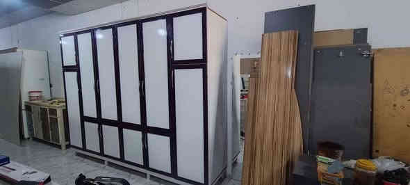 كنتور تركي تفصال شغل درجة اولى 6ابواب طول 3امتار وربع ارتفاع مترين و 25 والعمق 60. نضافة فول اي كسر اي عيب مبي بالشرط للبيع السعر 250 بي مجال بسيط
*********** 
سايدين ال 55 مقابيل ملعب دوميز قرب اق صو مول كركوك
