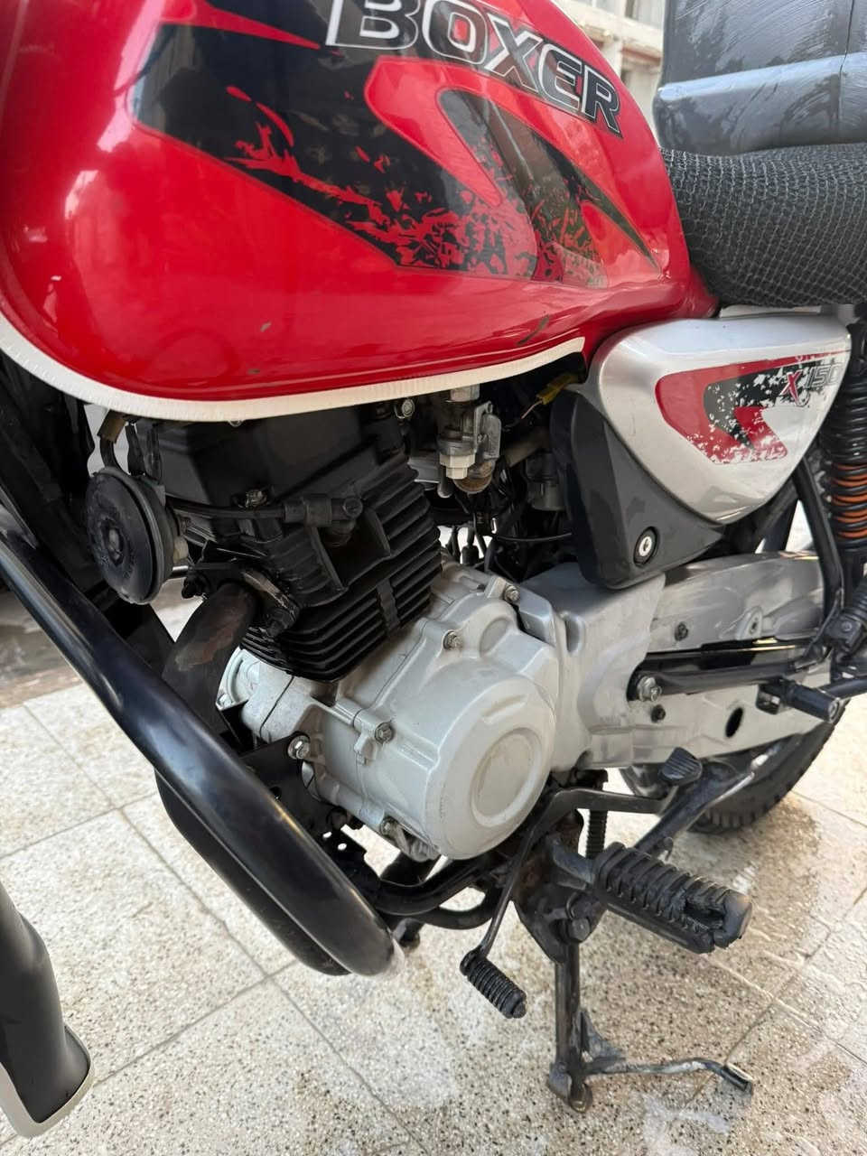 السلام عليكم 
بوكسر جبلي 2022 مرقم انكليزي بأسمي تحويل ثاني يوم 
دراجه جاهزه خير من الله كهربائياتها كامله محركها مجفت جديد شرط وكاله نقصها فقط سلف دراجه متوكفك كبل لشغل خير من الله السعر 2٫200 مليونين وميتين وبيها مجال بسيط 
العنوان الاعلام قرب العاب السيديه 
لتواصل *********** متوفر اتصال واتساب
ملاحضه الصندوك مو ويا الدراجه
