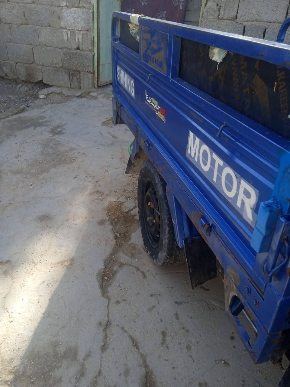 سلام عليكم ستوته للبيع موديل 2020 مكينة 2023 حي عسكري 16افران الولوه *********** سعر 1800 وبيه مجال قليل
