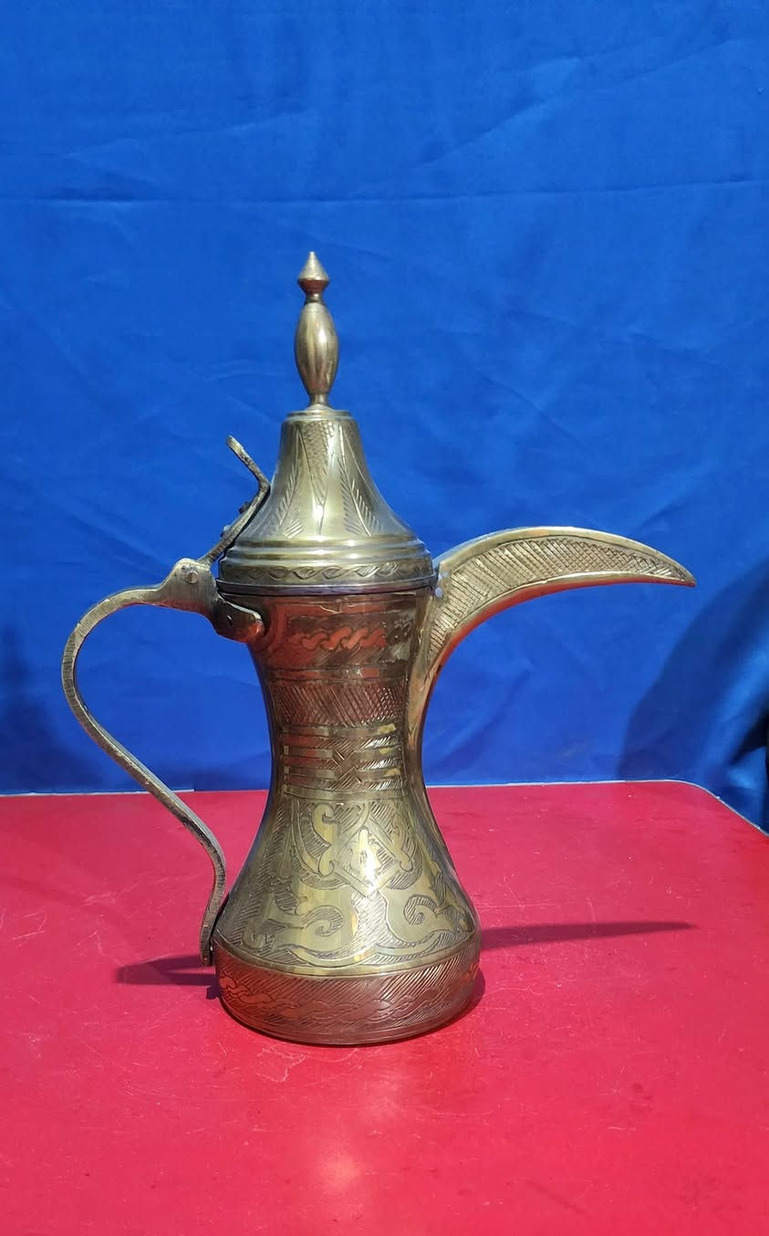 السلام عليكم
دله نحاس مختومه صناعه سوريه ارتفاع 33 سم وزن ثقيل ونظافه تامه السعر 80 الف نهائي مكاني بغداد


**إذا كنت صاحب هذا الإعلان وتريد حذفه لأي سبب، رجاءا أرسل رسالة إلى الدعم الفني**