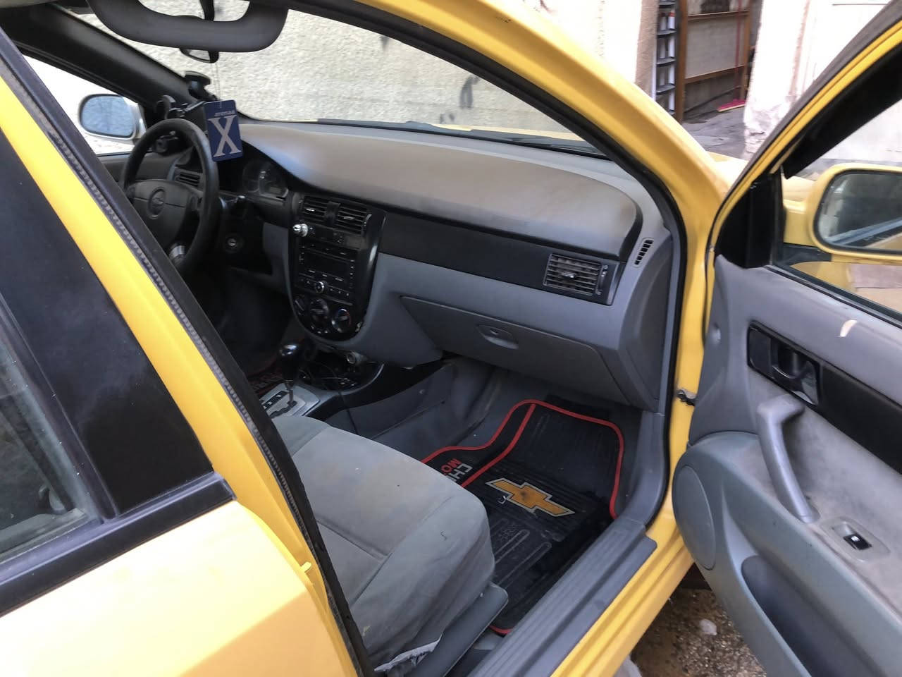 سلام عليكم وابتره موديل 2012سياره مكفوله من ضربه وبيه تبديل جملغ مالي وصبغ جملغ خلفي والبقي مكفول كير ومكينه مكفولته رقم بغداد جديد هزه جديد سنويه تبريد دفهه شغل كير وتماتيك تخم تاير جديد صدر مامي وخلفي جديد مصفره هيه وغرمات السعره 67مكاني بغداد وهذ رقمي ***********
