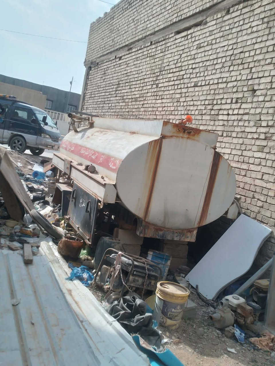 تانكي للبيع  السعر  ٧ أوراق وبي مجال  مكانه كربلاء سيف سعد الشراي يتصل ع الرقم ***********
