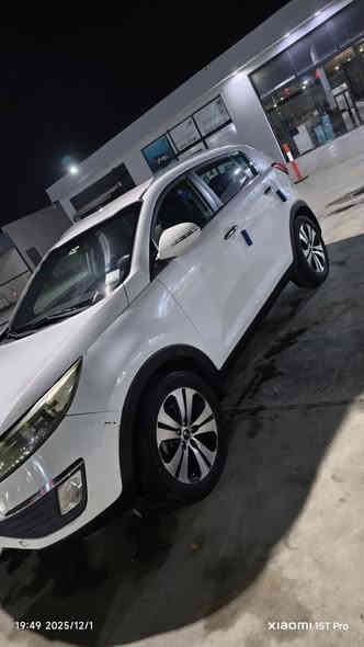 السلام عليكم كيا سبورتج موديل2014 خليجي
 بيه بنيد مبدل وربع الجاملغات الاماميه صبغ بدون دواخل 
كير محرك تبريد حداديه كله مكفول 
السعر 140$ 
للاستفسار الاتصال عل الرقم ***********
