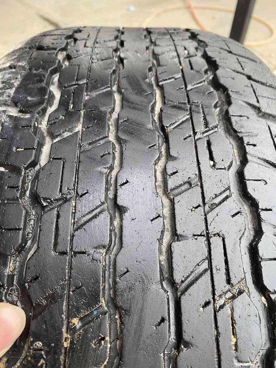 غراض لاندكروز للبيع مونيكا من موديل ٢٠٠٠ الى ٢٠٠٧
بلاجكتور زوج جديد بالباكيت مع لايت داخلي 
تاير مع ويل حجم ١٨
للاستفسار (***********) متواجد واتساب 
مكان اربيل
