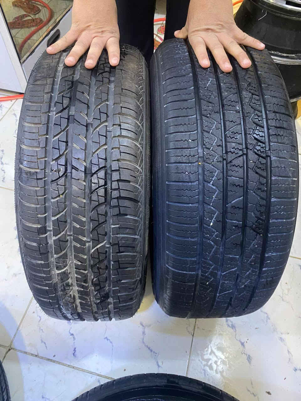 السلام عليكم
بيع او مراوس حسب القناعه 
تخم وياله حجم 16 اصلي 
نظيف بدون فطر او لحيم 
مع تخم تاير نص عمر 
السعر 375 الف وبي مجال بيع او مراوس 
مكاني بغداد الدوره 
***********
