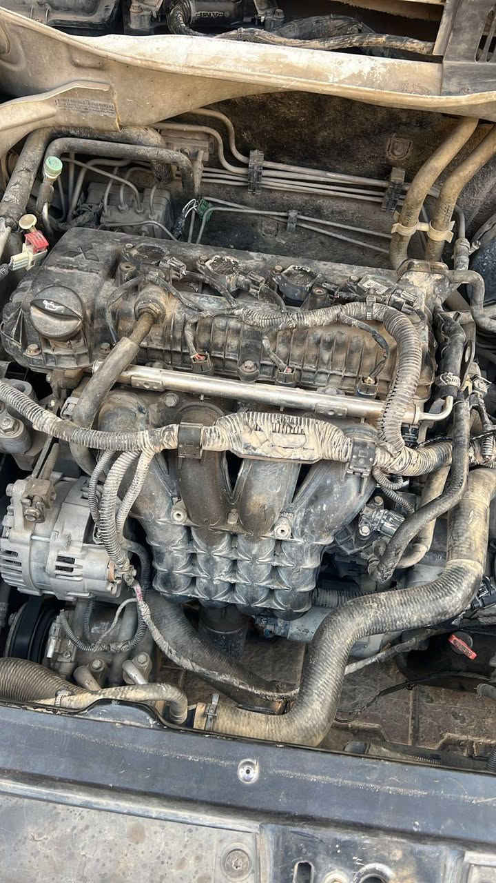 صيني 14برلنس تبريد ثلج وجاهزة محرك كير شرط بس صدرها 50بل ميه مع طخطخات بيهه كانت عند بنيه بعدهه على البارد تصلع والسيارة بسم البنيه السعر 35 مكانهه ديالى الخالص وبيهه مجال لطيبين ***********
