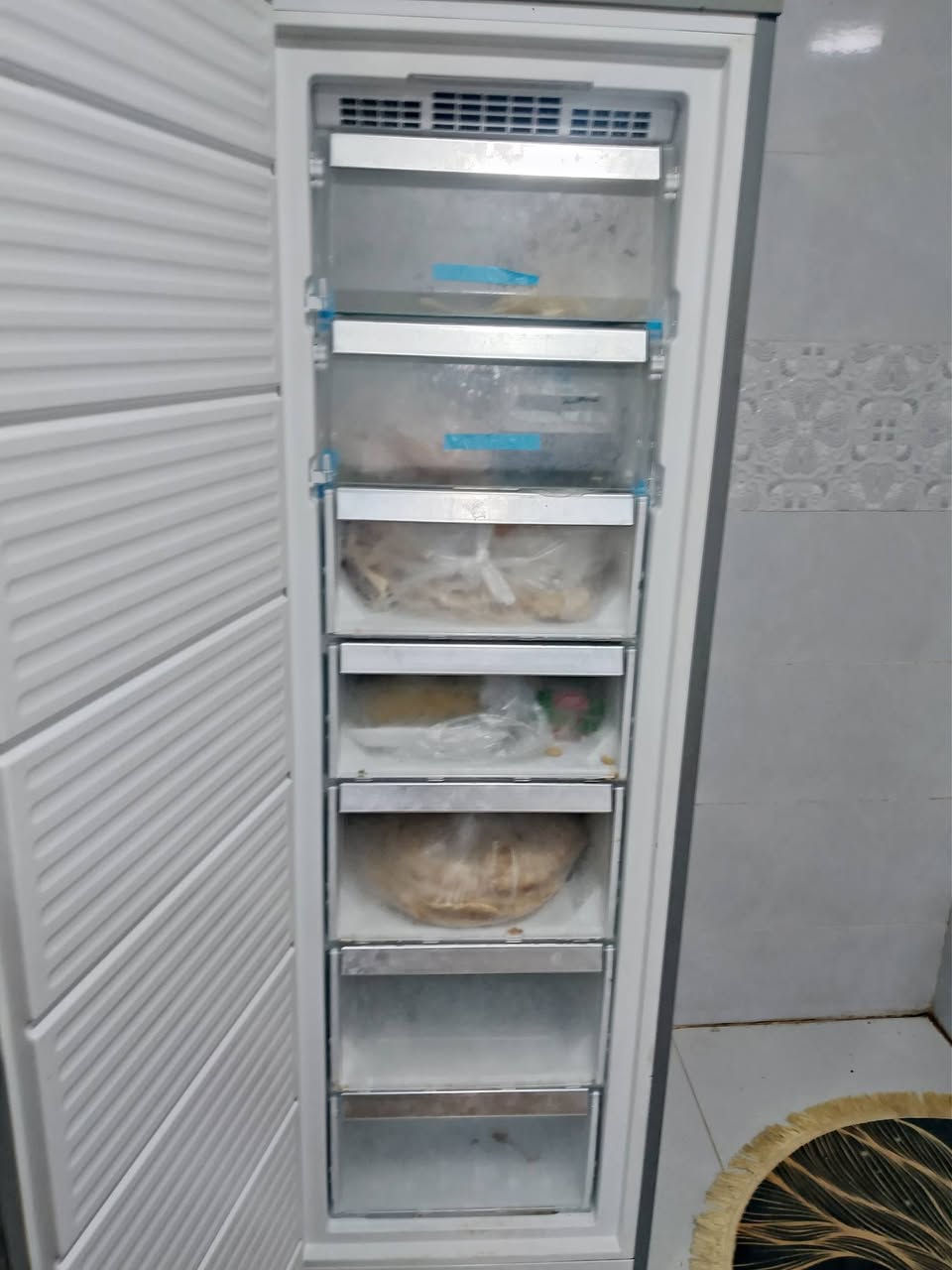 سلام عليكم اخوان متاح مجمد نوع ARISTON   العاموديه  سل ستيل  تبريد كلش مرتب سبع خانات مستخدمه اقل السنه السعر 500 (***********) اتصال واتساب ومتواجد فيس
