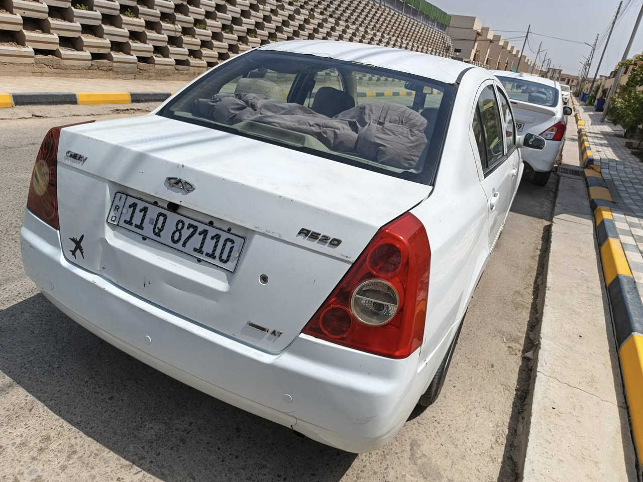 السلام عليكم للبيع شيري A5 محور كير محرك كورلا 1800 سيارة باسمي وخير من الله تبريد شغال صدر امامي جديد باتري وسلف جديد تايرات نظيفه السعر 43 وبيها مجال حك الجيه للاتصال ***********
