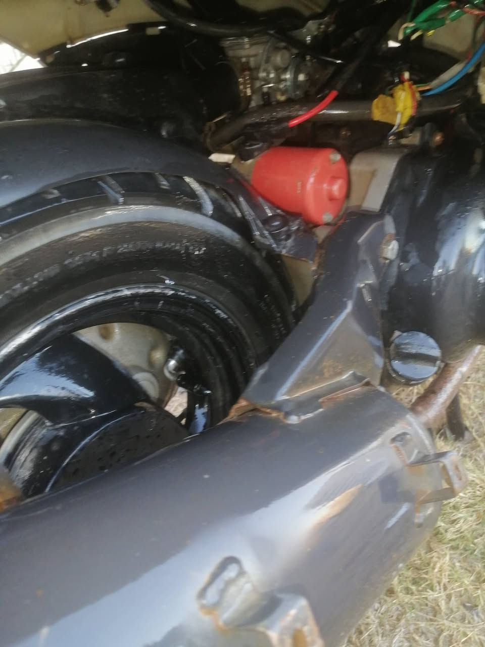 سلام عليكم دراجه امتياز ياباني شادلها كفر جامبو محرك ماكس عدله مامفتوح كهربائيات كلها شغاله حساسات مديل 2020 بس الصالنصه بيها دهن حاطيلها دهن زياده ورايح بصالنصه طلع دخان دراجه نكره وحده شاهد الله حته صبح نكره وحده مكاني بابل القاسم السعر 200 رقم***********
