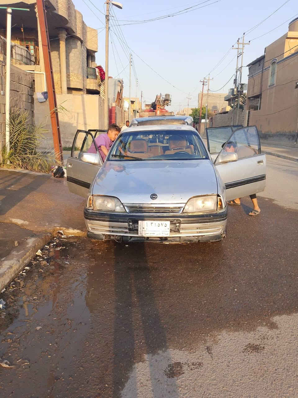 السلام عليكم سيارة للبيع بسعر مناسبه***********
