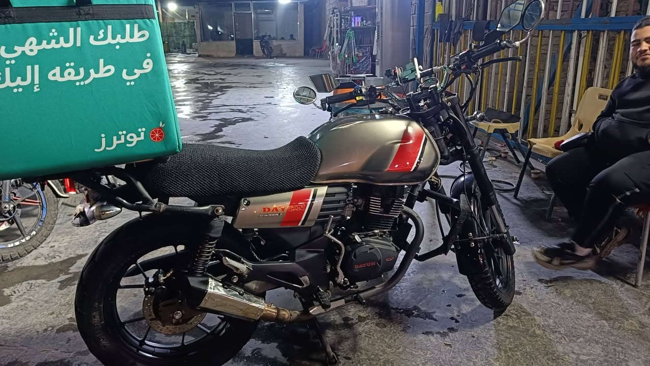 دايوان لايتي 200 للبيع
الدراجه نضيفه وحلوة و اكفلك محرك 
ومرقمه رقم (بغداد) تحولها وتستلم لوحات لين ممستلمها اني 
التاير الخلفي جلاتين حجم 140 ألماني 
والامامي اندنوسي جبلي 
وبيها اكزوز اكرابوف ستل ستيل 
ول لايت زنون ثلجي شرط يعمي 
والدراجه برد حر الصبح تشتغل نكره وخير من الله 
نقصها الوحيد جاملغ خلفي مكسور 
وتانكيها شويه شويه تعبان
السعر 2150 مليونين و150 وبيها مجال بسيط للشرا
رقمي للتواصل واتساب ***********
