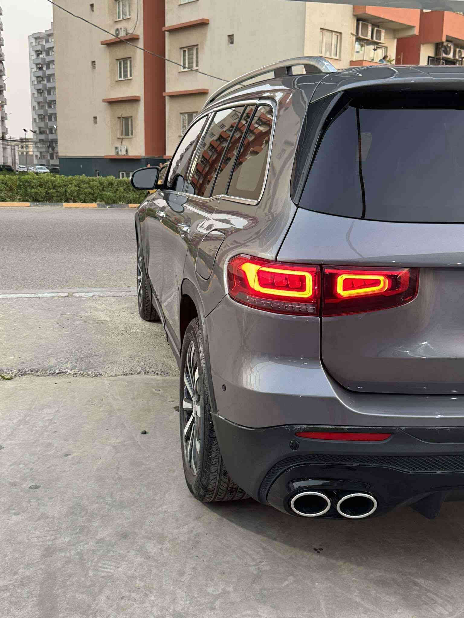 مرسيدس2023  GLB 250 فوووول مواصفات 
حادث :- جاملغ خلفي + باب الصندوك
بدون ايرباك 100/100 سليمة 
سيارة بدون لوحات

ماشيه 30الف فقط 

————————————————-
مواصفات 1/1 فول فول 
بصمه 
بانوراما 
صندوق شفت كهربائي 
تبريد مركزي 
كشن جلد 
كشن هيتر 
شاشه كبيره كاميرا 
مرايا اشاره كهربائي 
شاشه الاكتروني 
رادار امامي 
رادار خلفي 
حساسات خلفيه 
العنوان :- بغداد 
————————————
***********
