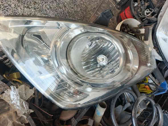 مكينة ستاركس بانزين دكشن عالي جديدة للبيع مع عقل وضفيرة وعبوة بانزين مع ويل كب بلادي جنطة سلفر سياحي وباب ايمن سلايت مع جاملغات اسود وبنيد سبايدر سلفر لايت ايسر  العنوان ناصرية مركز ***********
