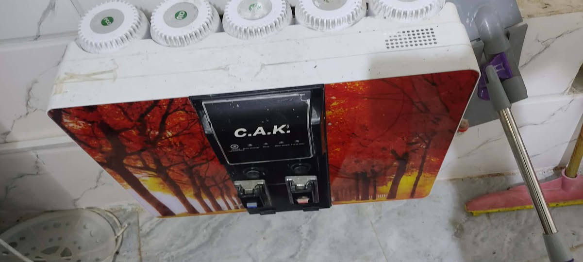 سلام عليكم 
فلتر مي 
حار بارد 
للبيع بعده لوك بس تبدل فلاتر 
الرقم 100 وبي مجال ***********
العطيشي مقابيل كليه الزراعه
