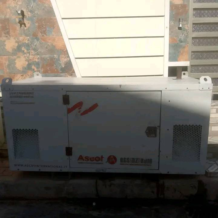 مولد دويز اسكوت كاتم 15كيفي
سعر 20ورقة . ه.***********
