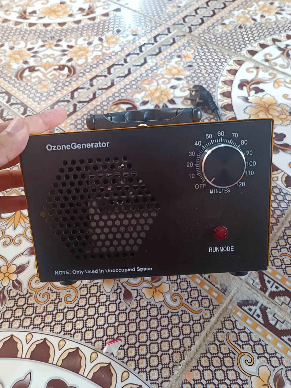 مولد أوزون (Ozone Generator)، وهو جهاز مخصص لتعقيم الأماكن وتنقيتها من الروائح القوية والبكتيريا والعفن. السعر 25 الف


**إذا كنت صاحب هذا الإعلان وتريد حذفه لأي سبب، رجاءا أرسل رسالة إلى الدعم الفني**