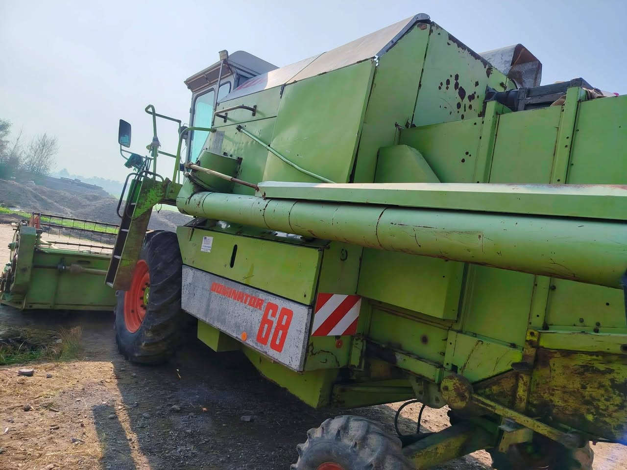 السلام عليكم ورحمة الله وبركاته  حاصده كلاص للبيع منفيس ما مسجله موديل ٨٦العنوان   بغداد  تفاصيل اكثر  ***********السعر  ١٠مليون
