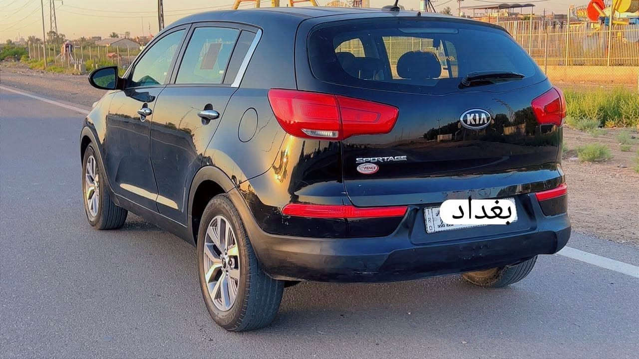 السلام عليكم للبيع كيا سبورتج 2016   

السعر 117 ورقه مجال قليل بيع سريع 

محرك دوووش 2000
بيه طخه بسيطه طرف البنيد ونصبغ 
سيارة جديدة  صدر جديد تبريد قطعتين ثلج 
مكان السيارة بغداد  رقمها السيارة بغداد   

غير متواجد على الفيس ***********
