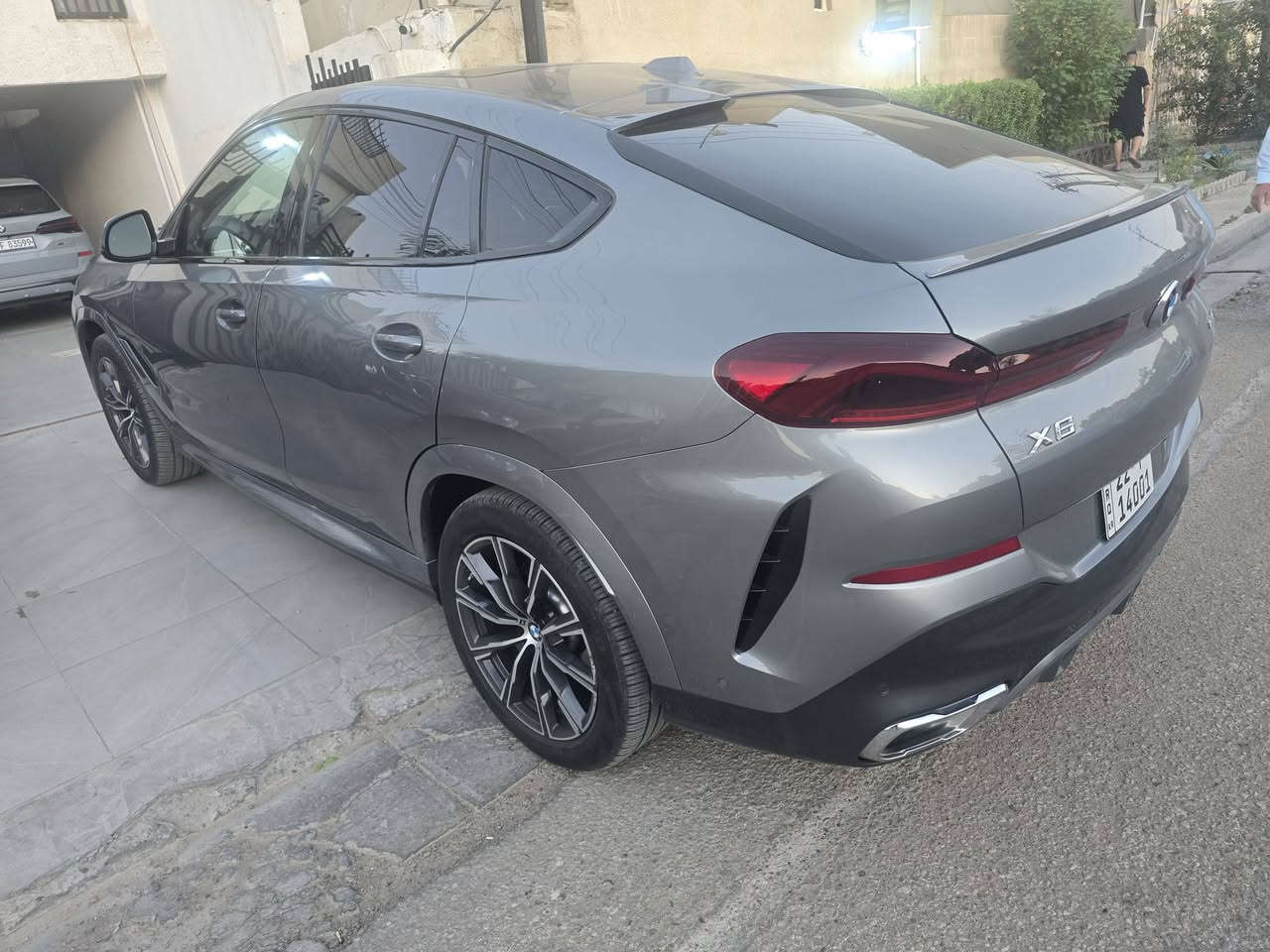 سلام عليكم bmw x6 2024 ماشيه 32 الف كيلو بدون ايرباك مكانها بغداد حي الجامعه بسمي السعر 57 الف دولار رقم الاتصال *********** السياره بدون اي نقص
