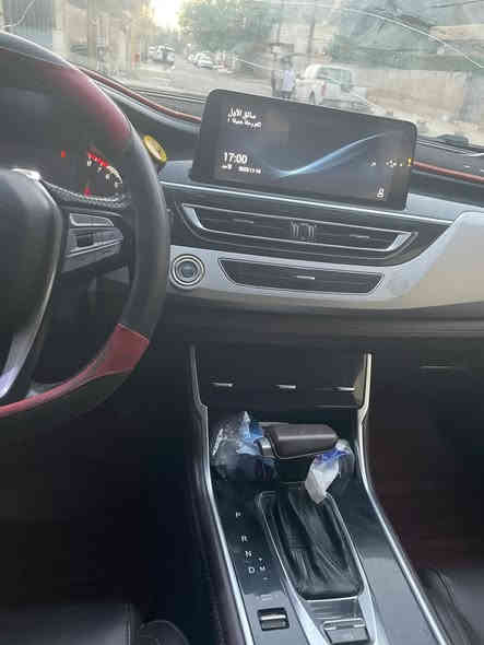 السلام عليكم 
شانجان cs
موديل 2019
حجم مكينتها 1800 تيربو
ماشيه 120الف حقيقي 
مواصفات دخول ذكي
فتحه بانورما 
مقعد سائق كهربائي 
3انضمه قياد 
اوتو هولد 
سياره بيها 3قطع صبغ شبر بل باب ولباب ثانيه هم شبر ونص جاملغ 
سياره تبريد ثلج تدفئة شغال تخم تاير ويل كب مكاني بغداد السعر 120 بيها مجال رقمي ***********
