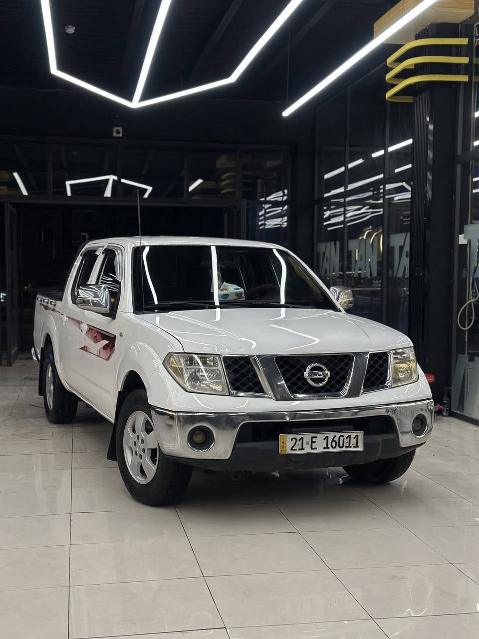 سلام عليكم لبيع نيفاره موديل 2016 اوتماتيك رقمه سليمانية جديد  تحويل ثاني يوم سنوية ل2028 سيارة منضونة غاز تخم تاير جديد تبريد تدفئة تحكم ستيرن شاشة
عنوان : بغداد 
السعر : 140 وبيها مجال بسيط 
الرقم : ***********
