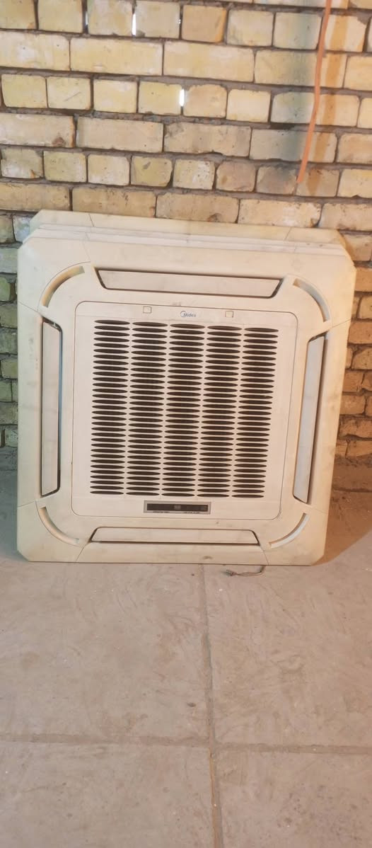 داخليات كاسيت مديا 3طن العدد اربع قطع اكرر فقط داخليات السعر 400الف اربعتهن بغداد حي النصر سياحي قرب العبيدي ***********
