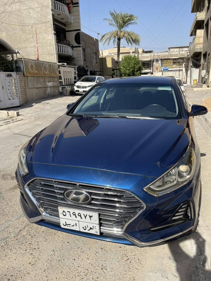 السلام عليكم
سوناتا امريكي ٢٠١٨ موصفات اعتيادية اظافة الى رادارات جانبية وتدفئة كشنات وشاشة جبيرة بلادي مكينة كير كهربائيات مابيها مشكلة وما مفتوحة ماشية ١٠٠  تقريباً كيلو مو ميل حادثها موجود بالصور جداً بسيط وسطحي طرف البنيد والجاملغ وشط وطرف الباب شوف صورة الحادث واحكم ومن اخذتها جاي بيها كلير من امريكا قطعة ال هي الجاملغ الثاني فقط السونار منشور  ويه الصور
زلغات وهل سوالف مال استخدام اكيد بيها طبيعي مال شارع السيارة استخدام شخصي صارلها اكثر من سنة عندي 
كاتب كل التفاصيل مضام شي اذا تعجبك اهلا وسهلا  متعجبك ان شاء الله تلكة الاحسن
مكاني بغداد مجمع بوابة الكاظمية او بالرصافة الصبح
رقم اربيل القديم باسم شركة تحويل او وكالة براحتك سعرها ١٢٤ ورقة رقمي ***********
