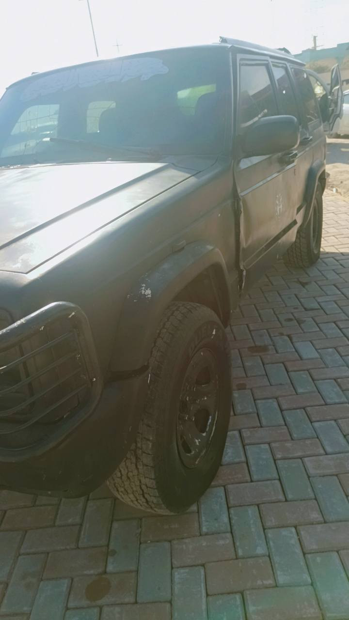 السلام عليكم جيب ادوات شرق جير محرك طقم تاير تبريد شغال تدفئه شغاله كهربائيات كاملهر السعر 20 مكان السياره بيجي رقم الهاتف ***********
