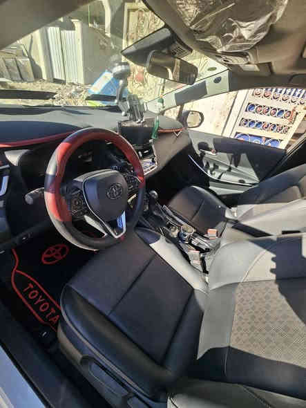 ⚜️♦️️تويوتا  كورلا هايبرد2025 وضع زيرو ماشيه قليل 
المواصفات 
🔵محرك 1.8 لتر VVT  
🔵دخول ذكي و تشغيل ( بصمة ) 
🔵كامرة خلفية 
🔴رادار تحديد مسار ومانع تصادم ‼️
🔵 دشبول ديجتال 
🔵تبريد قطعتين 
🔵 فتحة سقف ( سلايد روف )
🔵 لايت أمامي وبروجكتر  LED ‼️
🔵 بك لايت LED‼️
🔵 تحكم ستيرين 
🔵 اوتو لايت
🔵 اوتو هولد
🔵 نظام ABS 
🔵هاند بريك كهرباء 
🔵نظام التحكم بالانارة الخارجية
🟠مقاعد جلد 
🔵 اشاير بالمري
🔵حساس ضغط الاطارات
🔵 وضعيات قيادة 
🔵مانع انزلاق

 
💳🪙السعر  (147$)بيه مجال

مكان السياره بغداد العبيدي

للاستفسار(***********)

