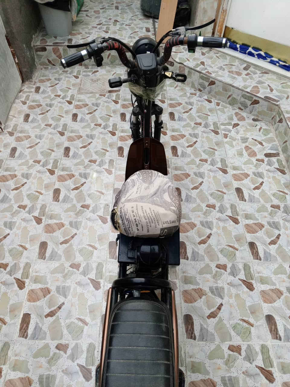 سلام عليكم باسكل شحن موديل 2024 حجم 20 ملف 800 اربع بطاريات سرعه 50 حقيقي السعر 150 وبيها مجال للستفسار ***********6
