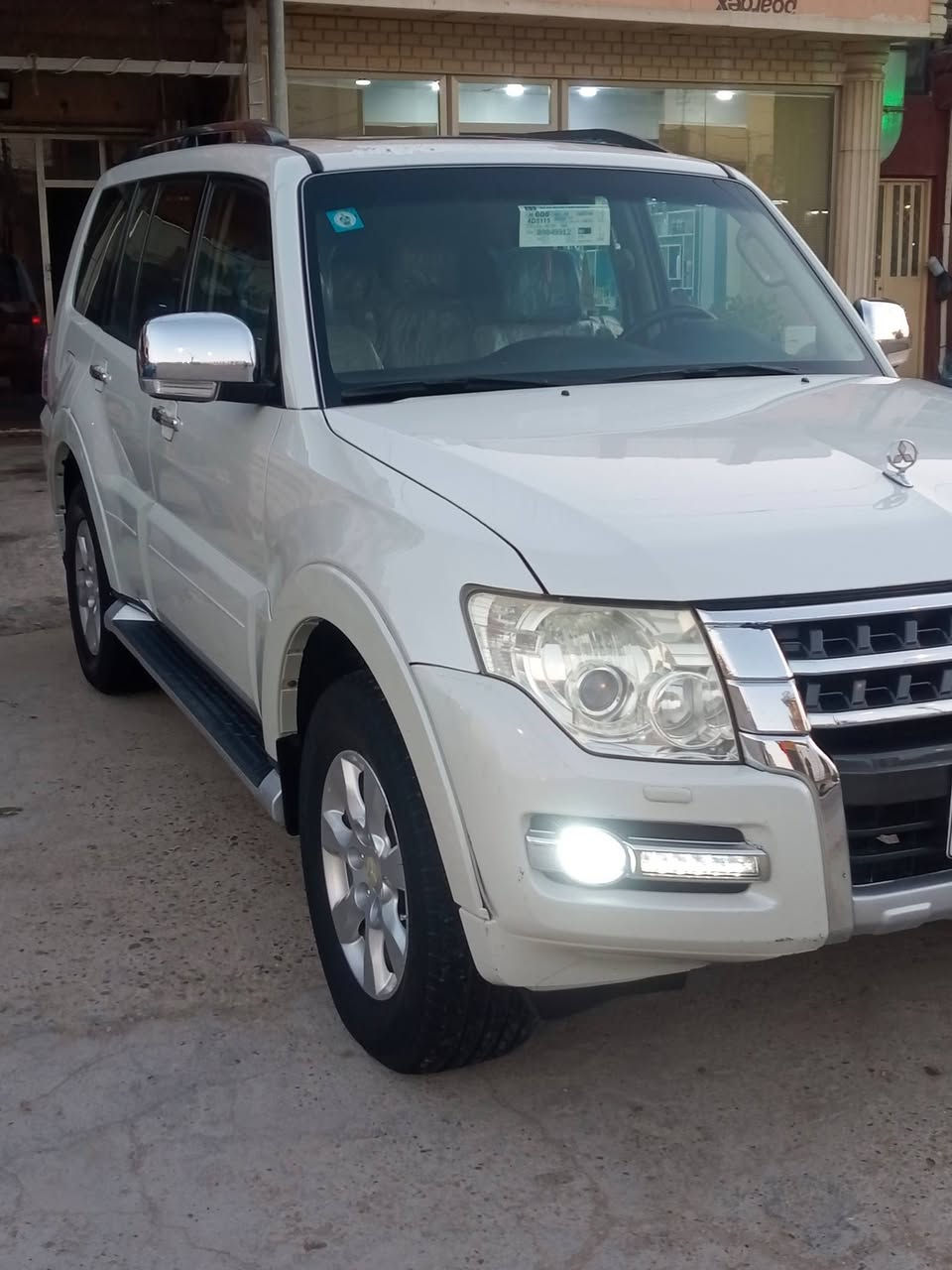 باجيرو 2015 حبتور بدون صبغ بدون تبديل جاهزه من كلشي والحبتور معرف مواصفاتها ماشيه 92 مكاني بابل السعر 187 وبيها مجال بسيط موبايل ***********
