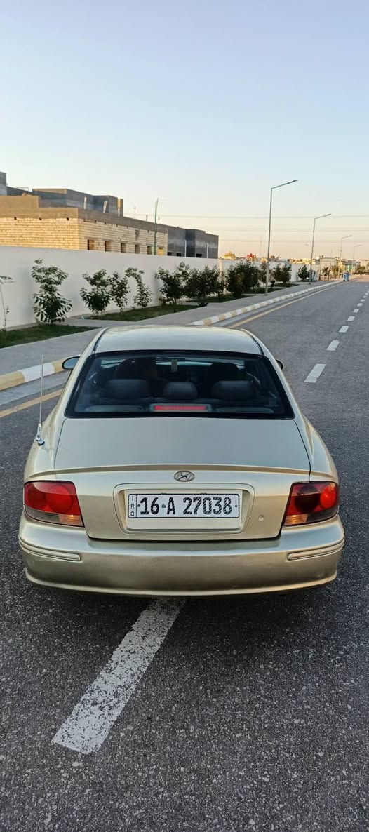 سوناته وفوود خليجي 
مكفولة كفاله عامه من اي ضربه فقط باب مبدل 
السيارة رش فقط وعندي سونار وصور قبل الصبغ
مكينه ٤ سلندر دووش مكفوله من كلشي 
كير اوتماتيك مكفول 
تبريد ثلج 
ويل كب اصلي بلادي 
اشاير بالجاملغ 
كهربائيات كلها شغاله حتى عداد النمر 
السيارة رقم قادسية في أسمي
سنوية لل2030وارقام انكليزية كله جديد 
حداديه امامي وخلفي ثنينهن جدد 
مكاني في الديوانية مركز المدينة 
السعر ٦٣ ومجال جدا بسيط وبالعافية على الي ياخذها 
كلش نضيفة السيارة وانطي تراي ١٨٠ 
*********** ديوانية, القادسية
