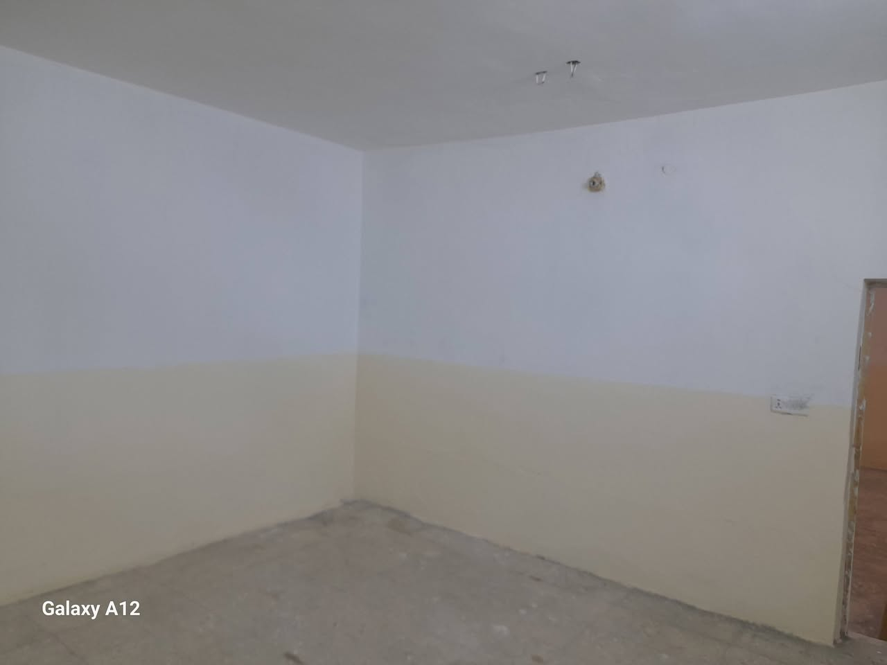 سلام عليكم موجود بيت اليجار م١٠٠متر بخدمات مصقط كبال مستشفي تركي البيت جاس ونضيف رقم ***********
