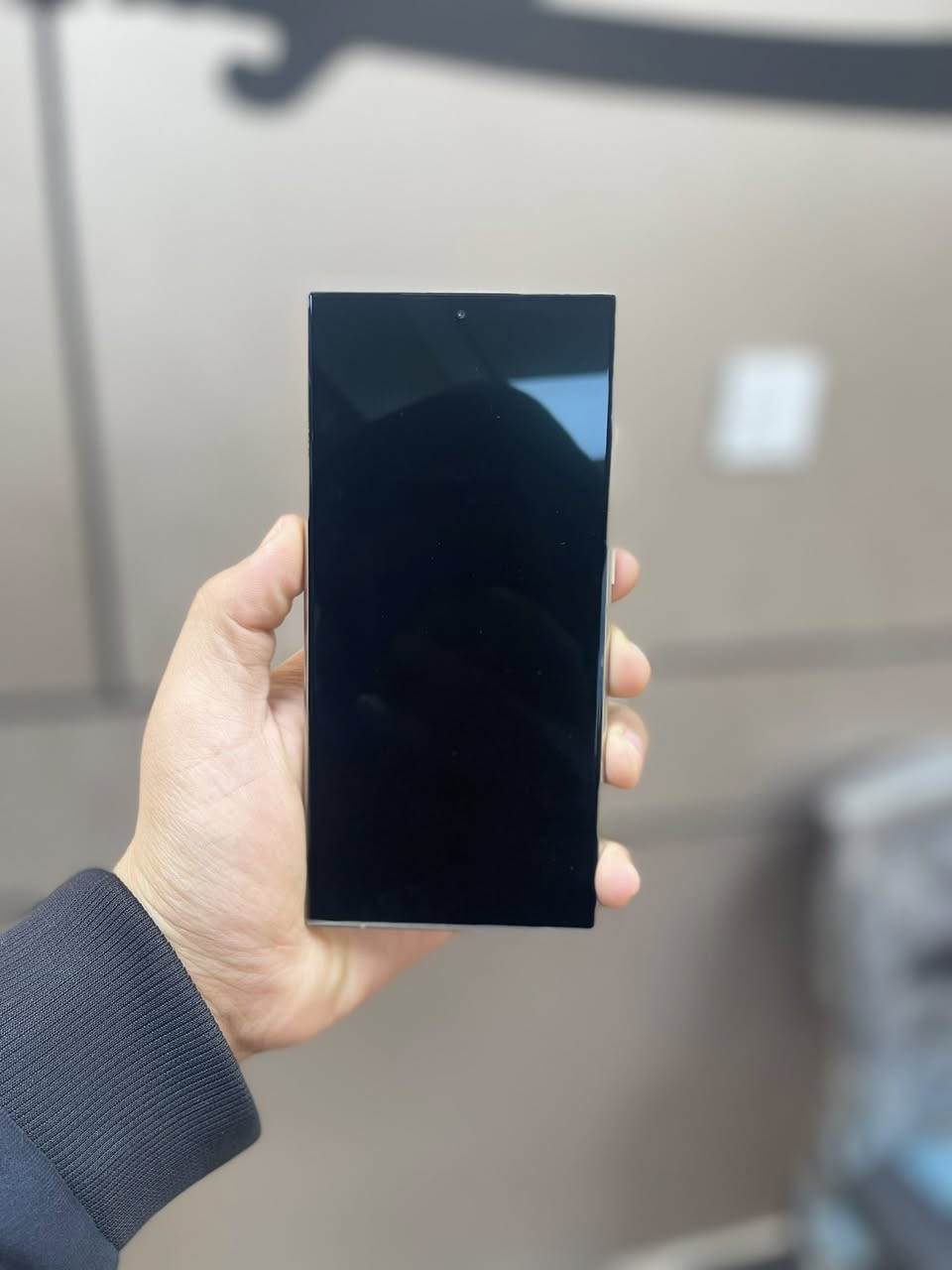 السلام عليكم
للبيع s24 الترا
ذاكره 256
جهاز نظيف نظيف ما مفتوح 
جهاز شخط واحد ما بي 
كارتونه موجوده مطابقه 
جهاز نظيف 100‎%‎
العنوان بغداد الجديده النعيريه 
السعر 900 الف 
رقم ***********
