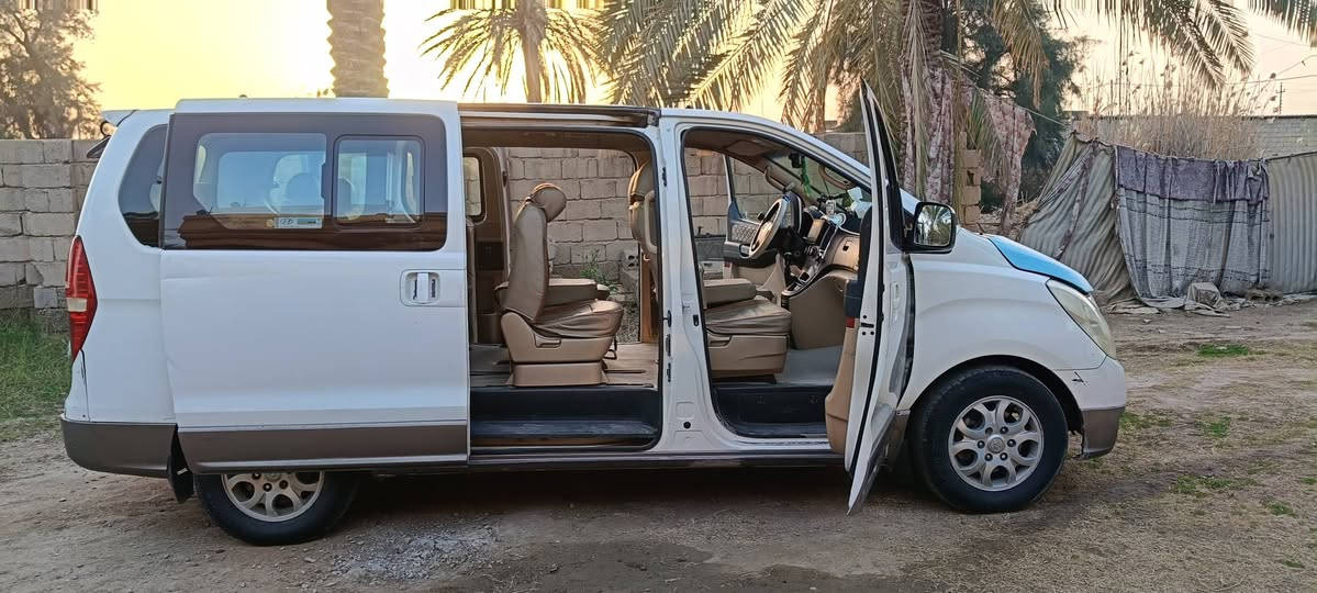 السلام عليكم  
للبيع ستاركس 2010 
سنويه بإسمي 2028 رقم انگليزي تخم تاير جواه
حداديه امامي خلفي جديد تبريد ثلج منظومه جديده
دوشمه ارضيه جديده شاشه تاب بيه الباب سلايت مبدل والجاملغ الوراه نص منه جهة السايق كير اكسن مكفول المحرك بيه تبخير بسيط تگص اقل اللتر بلتبديله كور جديد مراوح إضافية حماوه انساه بل تبريد السعر 139 وبيه مجال 
مكان السياره/بابل المحاويل 
للاستفسار
***********
