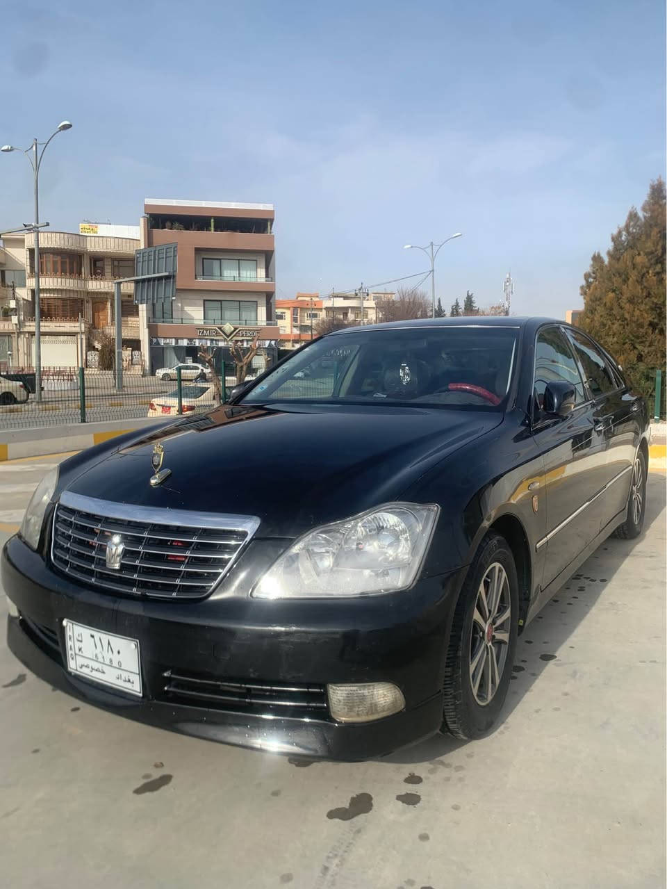 شاهینەی مووس ٢٠٠٥  ڕۆیاڵ
 گەورە بە گەورە 
سلاید 
کوشن و سوکان کارەبا
ساردوو گەرم مەزبووت
٣ دوگمە 
٣ پەردە 
٤ دەبڵی تازە 
٤ تایەیەی تازە 
لەسەر ساخی بۆیاخ کراوە
بە شەرتی   دەعم و  لێدراوی 
بە شەرتی کەڤەر گۆڕاو 
ڕۆن و هایدرۆلیک و سیوەیلی تازە گۆڕاوە 
ماڵی عایلەیە 
*********** 
٥٤ گەڵاو معامەلە السليمانية, العراق
