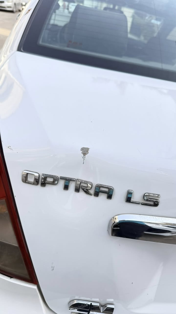 السلام عليكم اوبترا للبيع موديل 2013 
كير ومحرك جدد ستوني شادهن ماصار شهر 
حداديه جديده دبلات قبل شكميوم شديتهن اصلي حاويه
سياره جاهزه اي نقص مابيه ما تصرف عليه اي شي 
سعره 94$ عنوان بغداد الغدير رقم تلفون *********** 
ما متواجد على الفيس بوك
