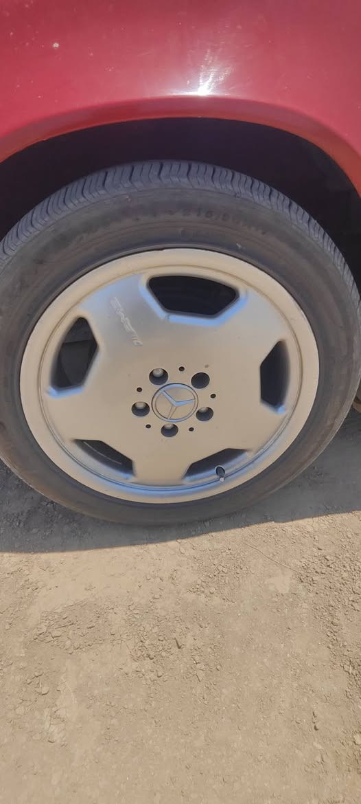 تخل ويل كب AMG معه تخم تاير جديد مراوس بويل 
AMG
طاسه حجم 16 العنده ينزل صوره او يدخل خاص


**إذا كنت صاحب هذا الإعلان وتريد حذفه لأي سبب، رجاءا أرسل رسالة إلى الدعم الفني**