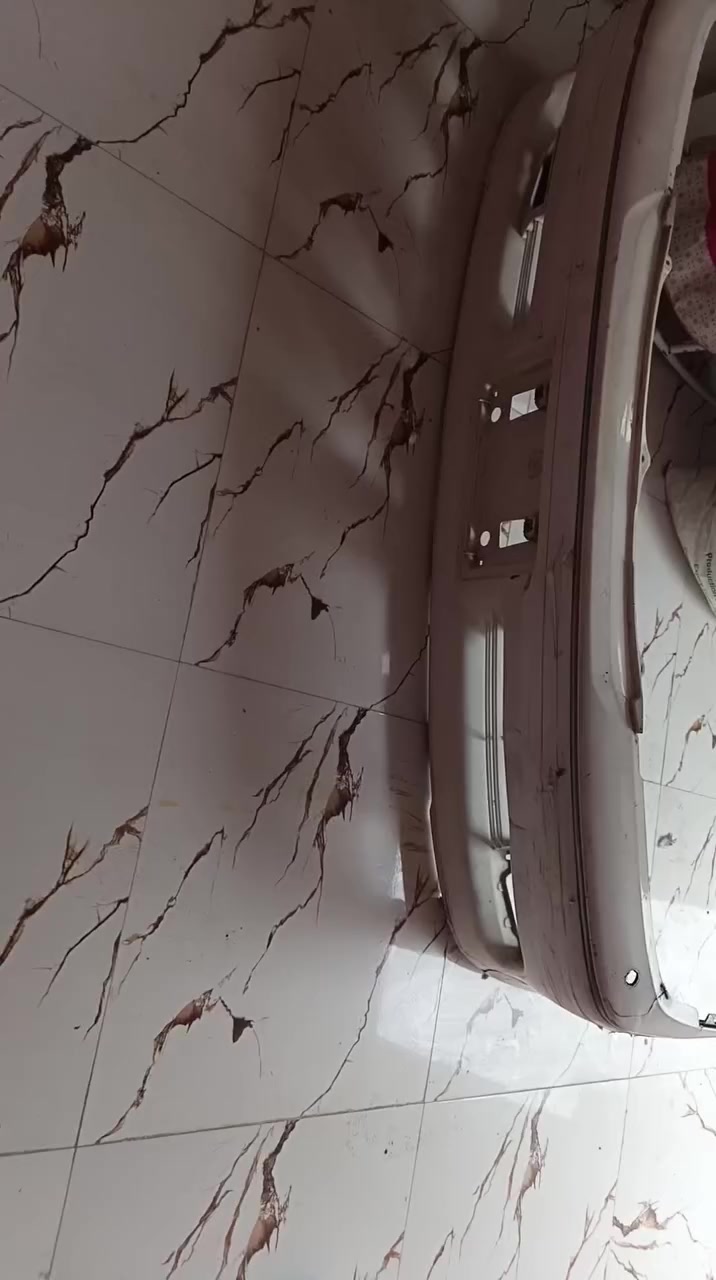 سلام عليكم دعاميه ملكه بيضه نضيفه أم الرادار بدون بلاجكتورات  مكانه ديوانيهه سعره 100وبيه مجال تفيدك رقمي وتصل ***********
